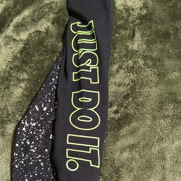 Nike Kids Black Leggings with White Speckles and Neon Green Logo - Picture 5 of 5